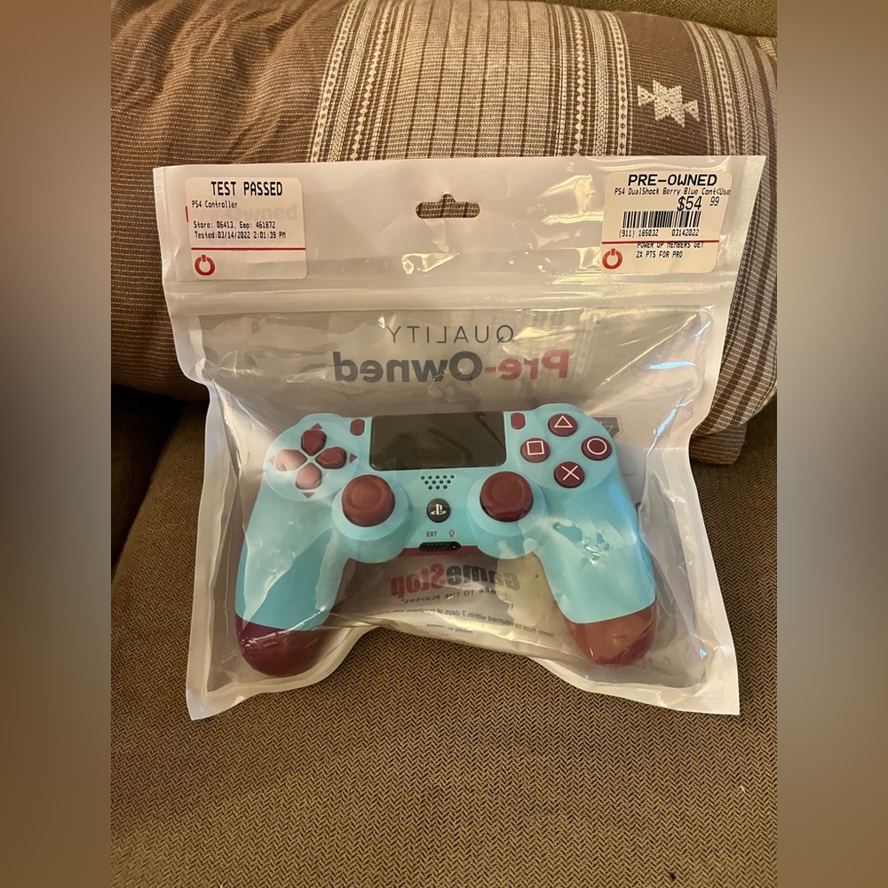 PS4 Dual Shock Wireless Controller -Berry Blue